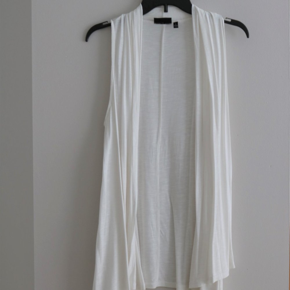 💐 Apt. 9 Sleeveless White Cardigan | Lightweight Material